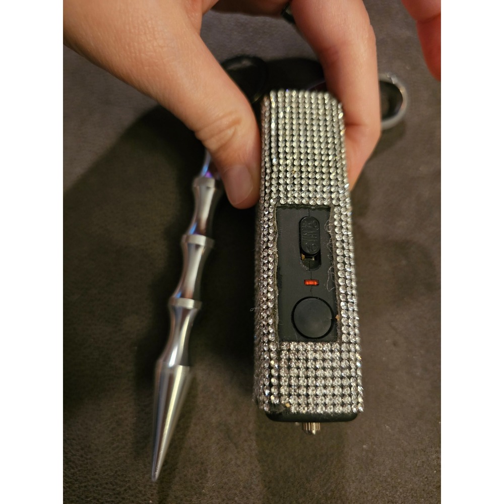 Guard dog womens safety set tested works Glittery self defense protection - Picture 3 of 4